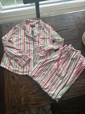 Room Service Women's Heart-Print Pink & Green Pajama Set